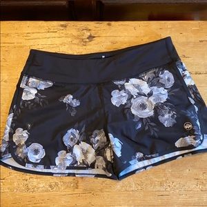 Senita Athletics Shorts Size M